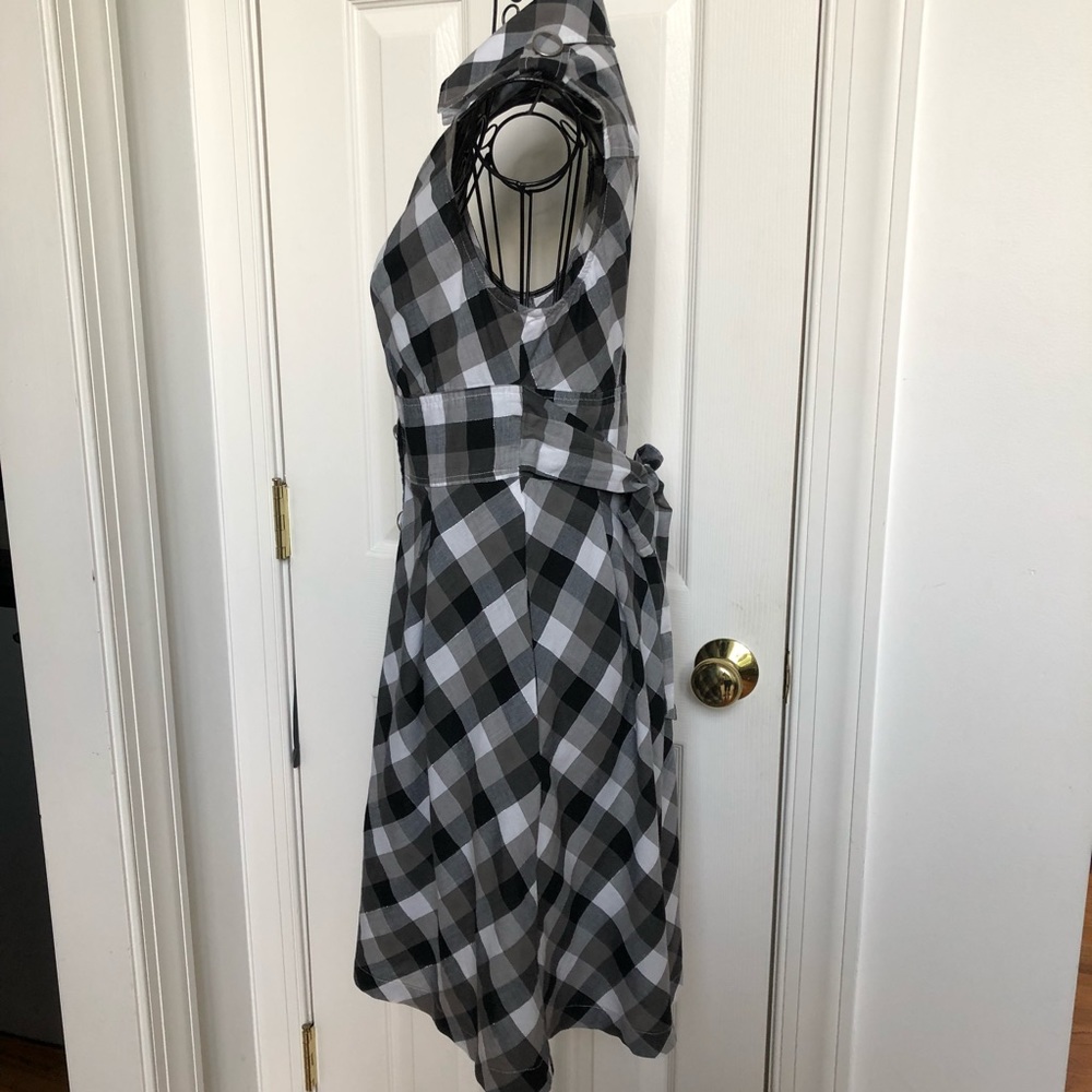 GUESS Los Angeles black grey & white buttoned up sleeveless Dress Medium - Picture 4 of 8